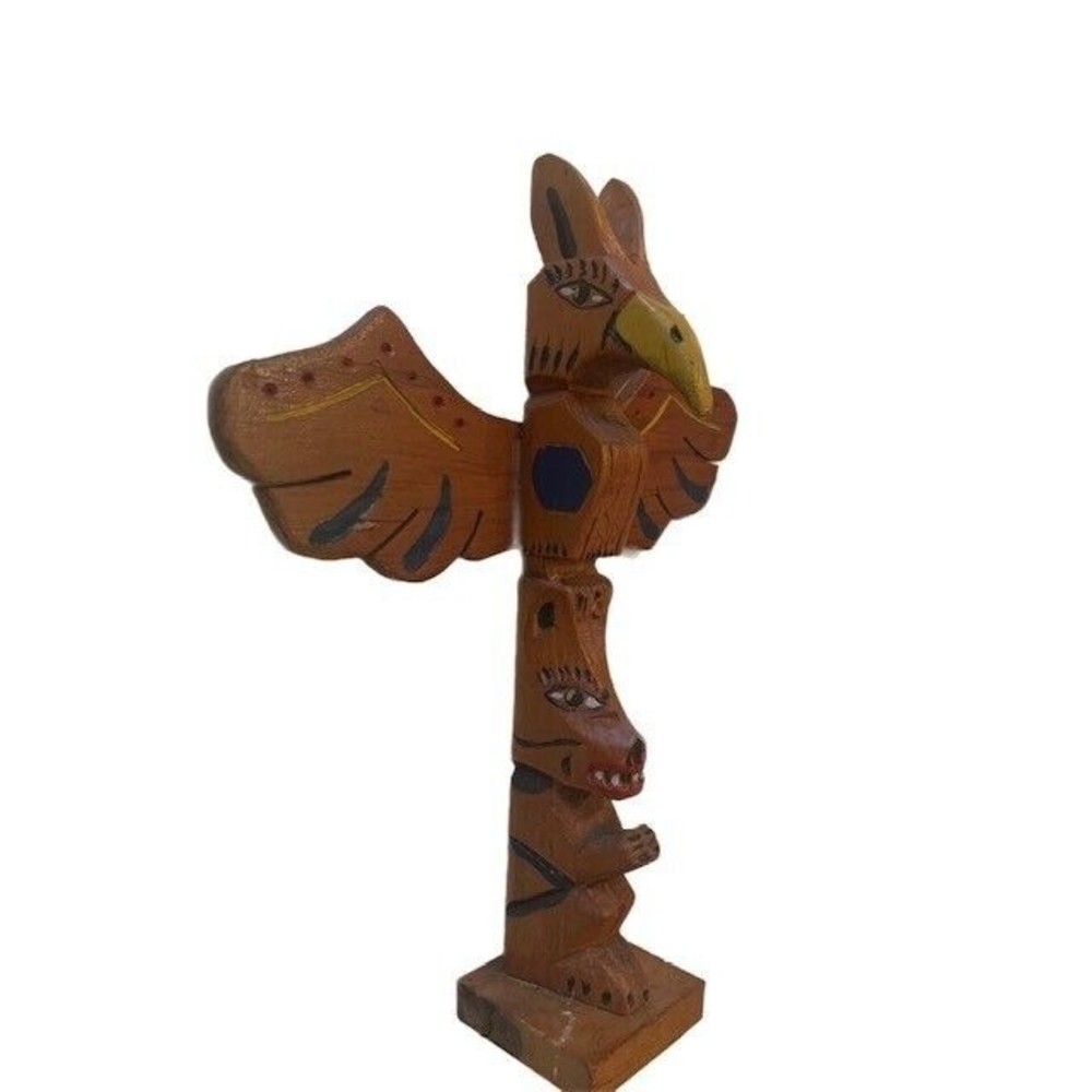 VINTAGE NATIVE AMERICAN  TOTUM POLE HAND CARVED PAINTED WOOD FIGURINE